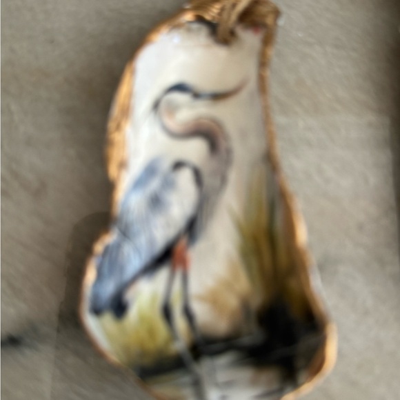 Heron Ceramic Oyster Shell Decoupaged Ornaments - Gold and White - Picture 6 of 8